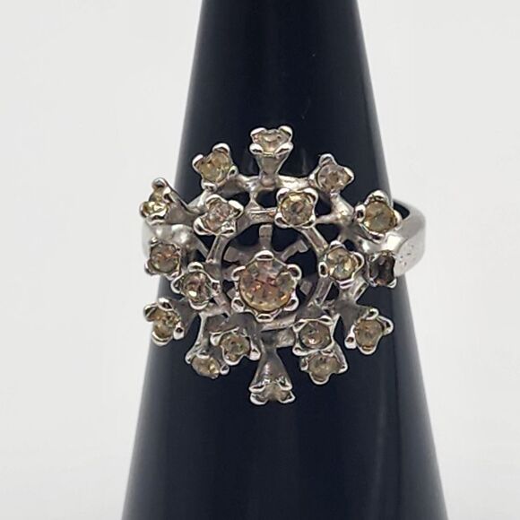 Vintage Vargas 18K HGE & CZ Cluster Ring (6)
